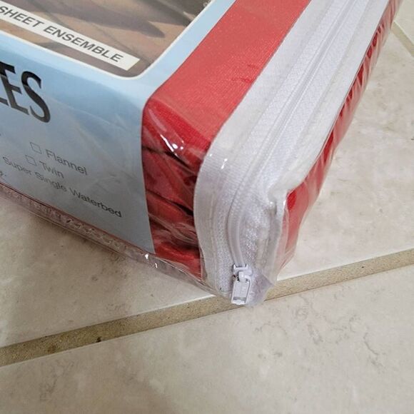 Red Satin Deep Pocket 4 Piece Sheet Set King - Picture 5 of 7